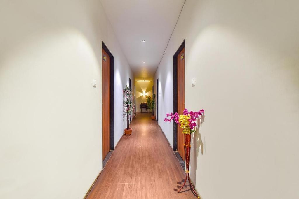 Nidhivan Hotel And Rooms Σουράτ Εξωτερικό φωτογραφία