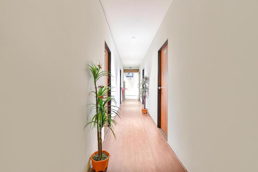 Nidhivan Hotel And Rooms Σουράτ Εξωτερικό φωτογραφία