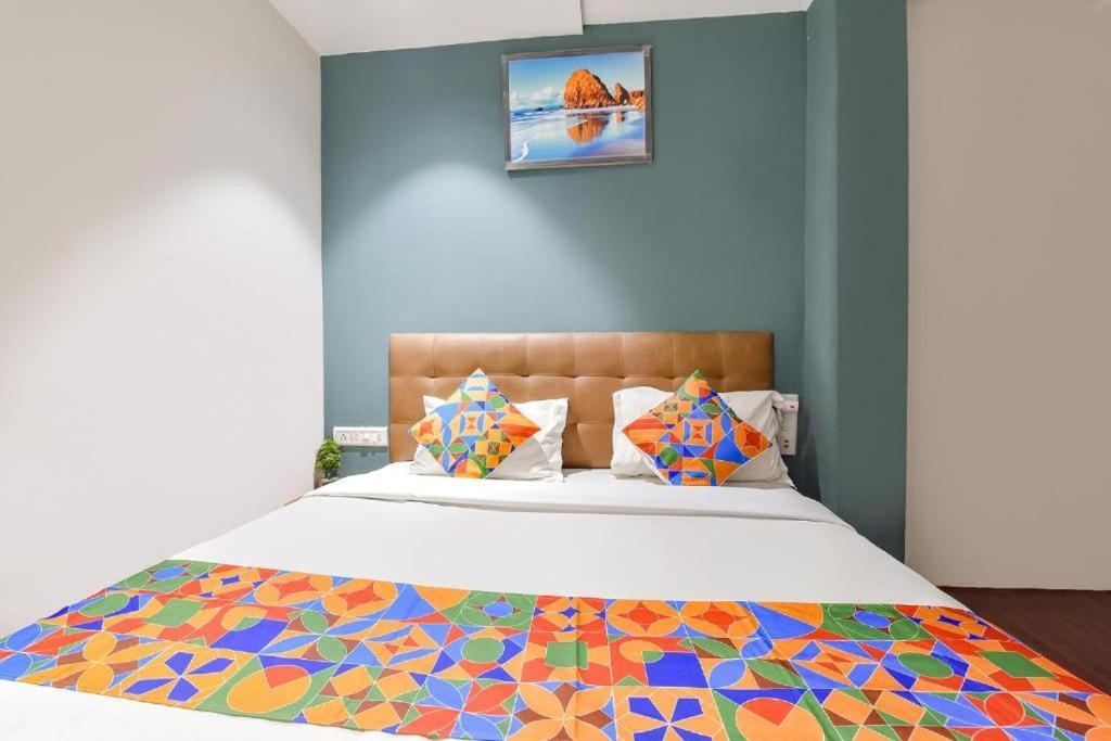 Nidhivan Hotel And Rooms Σουράτ Εξωτερικό φωτογραφία